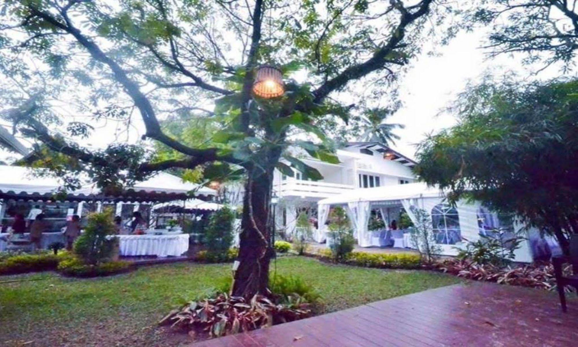 マンダラ ブティック ホテル Ban Nongdouang エクステリア 写真